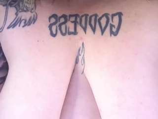 ZaraReign live webcam show