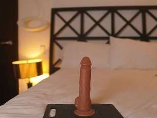 lunamystyque Live Webcam on CamSoda