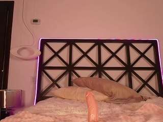 Live Sex Chat with LunaMystyque (@lunamystyque)