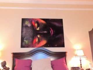 lunamystyque's CamSoda show and profile