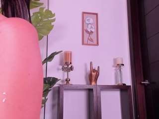 lunamystyque's CamSoda show and profile