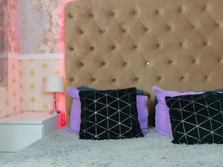 Vivian-Cross's Live Sex Cam Show