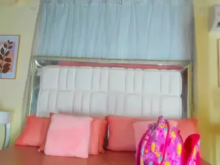 AlmaSaennz's Live Sex Cam Show