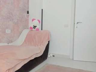 该模特正在直播。 erikabeee1