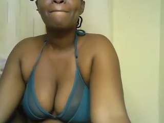curvy-princess2 live cam preview