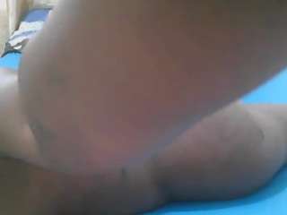 sexy-quincy1's CamSoda show and profile