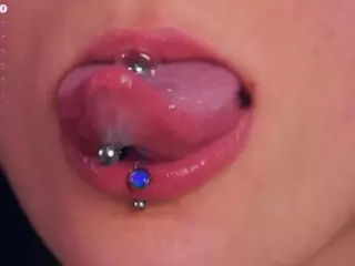 Delly's Live Sex Cam Show