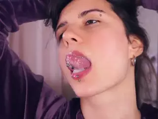 Delly's Live Sex Cam Show