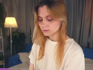 Miranda's Live Sex Cam Show