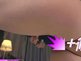Miranda's Live Sex Cam Show