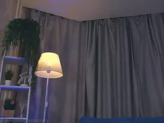 Miranda's Live Sex Cam Show
