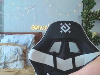 elvinabrowning's CamSoda show and profile