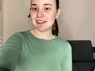 julianahelms's CamSoda show and profile