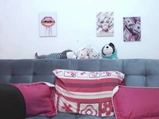 LilyJacksonn live webcam show