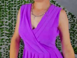 Linda-Hill live webcam show