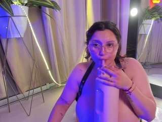 lunapleasure from CamSoda