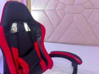 lunapleasure's CamSoda show and profile