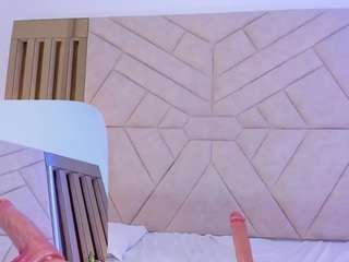 lunapleasure's CamSoda show and profile