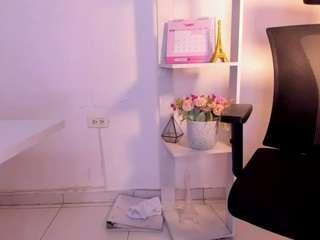 lunapleasure Live Webcam on CamSoda