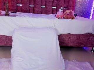 Live cam show with LunaPleasure