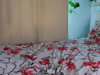 MariamDennett's Live Sex Cam Show
