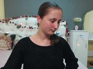 michelleegust Drinking live webcam