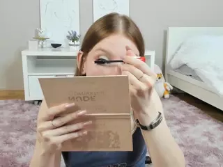 MoiraHeldreth's Live Sex Cam Show