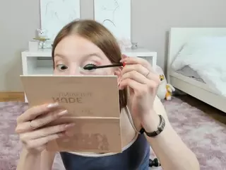 MoiraHeldreth's Live Sex Cam Show