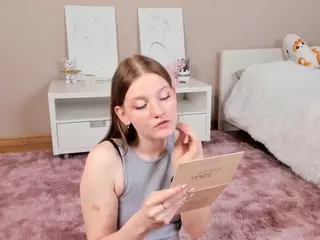 MoiraHeldreth's Live Sex Cam Show