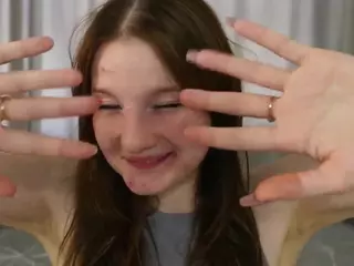 MoiraHeldreth's Live Sex Cam Show