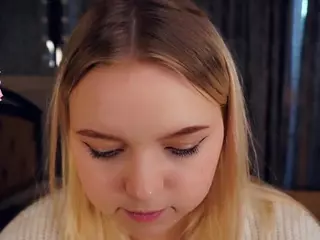Lora's Live Sex Cam Show