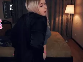 Lora's Live Sex Cam Show