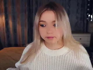 Lora's Live Sex Cam Show