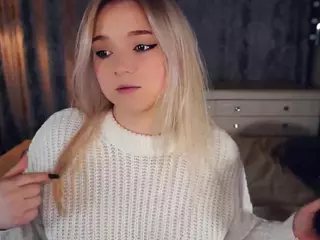 Lora's Live Sex Cam Show