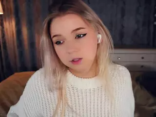 Lora's Live Sex Cam Show