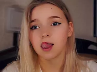 Lora's Live Sex Cam Show