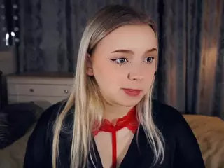 Lora's Live Sex Cam Show