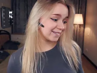 Lora's Live Sex Cam Show