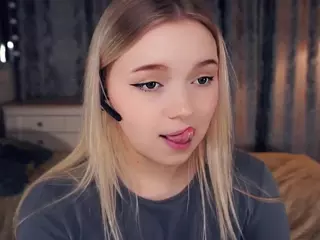 Lora's Live Sex Cam Show
