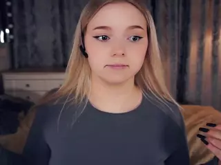 Lora's Live Sex Cam Show