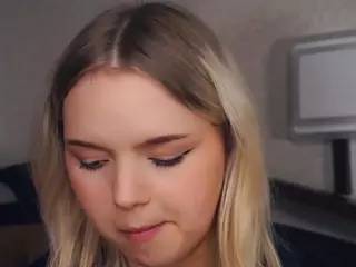 Lora's Live Sex Cam Show