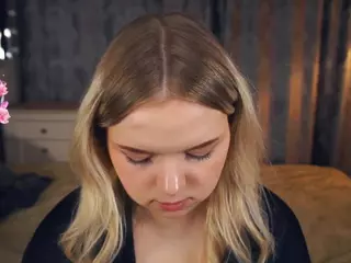 Lora's Live Sex Cam Show