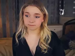 Lora's Live Sex Cam Show
