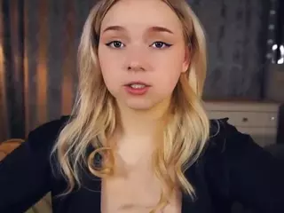 Lora's Live Sex Cam Show