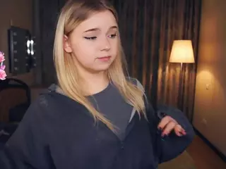 Lora's Live Sex Cam Show