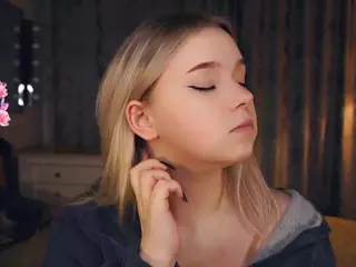 Lora's Live Sex Cam Show