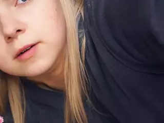 Lora's Live Sex Cam Show
