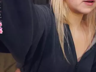 Lora's Live Sex Cam Show