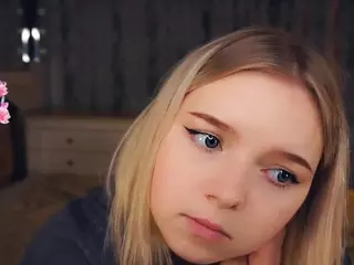 Lora's Live Sex Cam Show