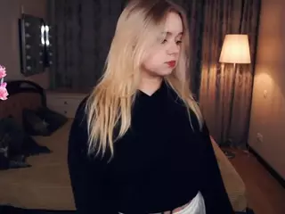 Lora's Live Sex Cam Show